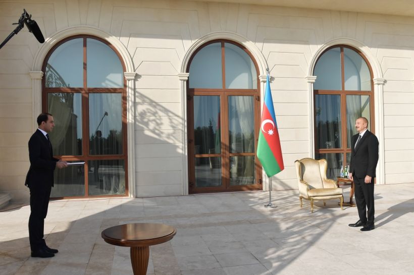 Президент Ильхам Алиев принял верительные грамоты новоназначенного посла Швеции в Азербайджане ВИДЕО
