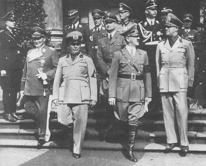 Тухлые «консервы» Гитлера Как начиналась Вторая Мировая война: уникальные снимки немецких захватчиков
