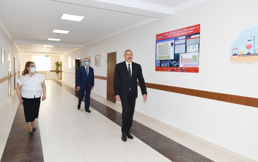 Prezident İlham Əliyev Bakıdakı 251 nömrəli məktəbdə aparılan əsaslı təmir işləri ilə tanış olub