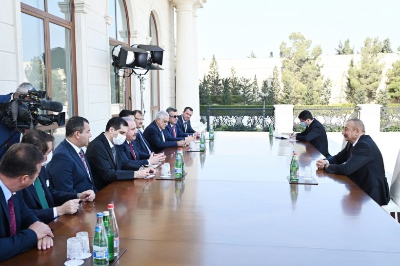 Президент Ильхам Алиев принял делегацию во главе с председателем Великого национального собрания Турции
