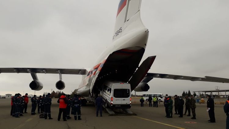Rusiyadan Xankəndinə göndərilən humanitar yük Gəncə beynəlxalq hava limanına çatdırılıb