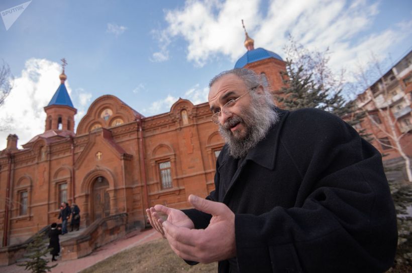 Ermənistandakı rus pravaslav kilsəsinin din xadimi: "Allah çalışır ki, faciənin köməyilə xalqı ağıllandırsın və islah etsin"