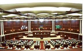 Parlament bələdiyyələrin fəaliyyətinə dair illik məruzəni qəbul olunub 