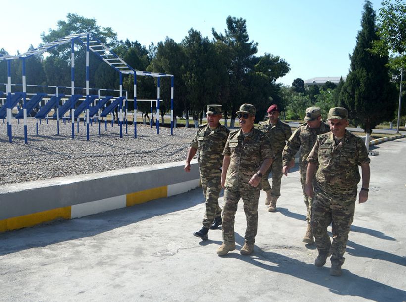 Quru Qoşunları Komandanlığının bir neçə hərbi obyekti istifadəyə verilib