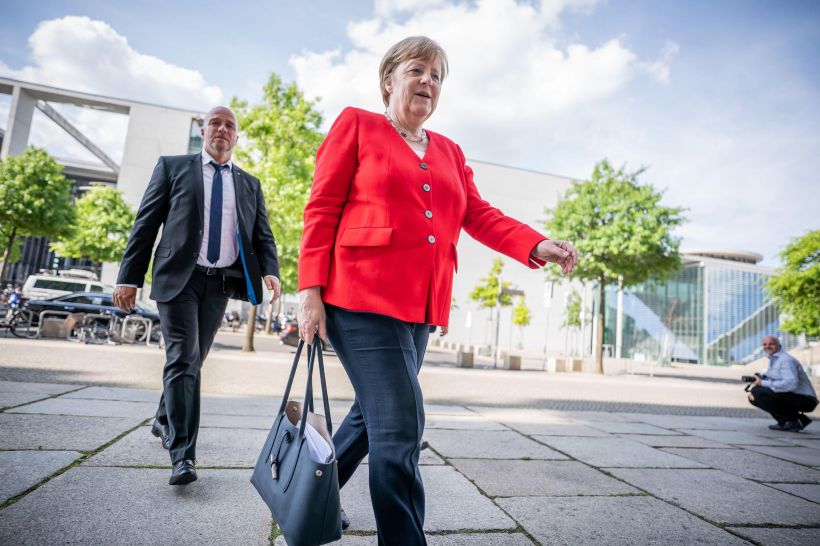 Almaniyada Merkel erası başa çatdı -  hazırkı kanslerin təmsil etdiyi blok seçkini uduzdu