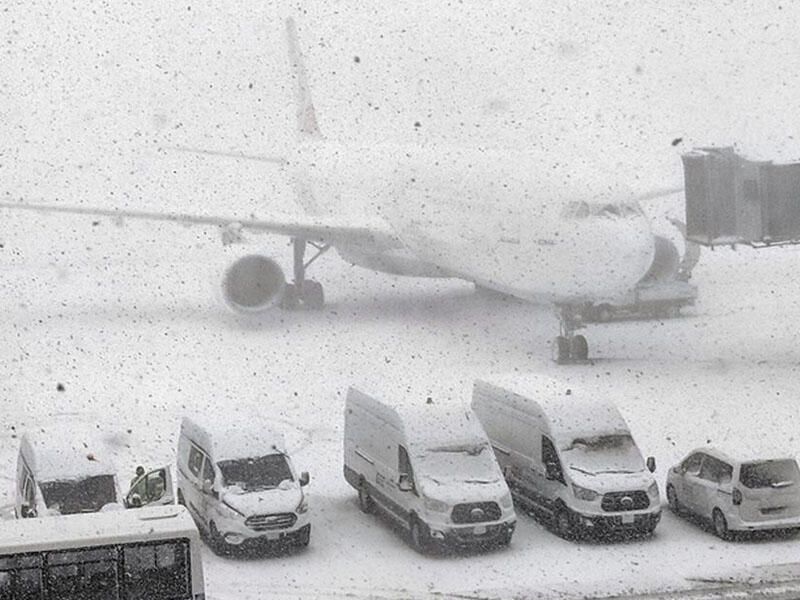 Güclü qar səbəbindən Bakı-İstanbul-Bakı aviareysləri gecikir