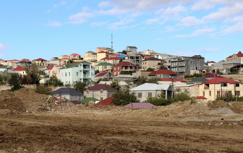 Ombudsman qanunsuz evlərin qeydiyyata alınmasını tövsiyə edib