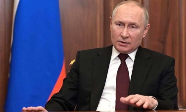 Putin Rusiyanın sanksiyaların təsirindən uğurla çıxacağını bildirib