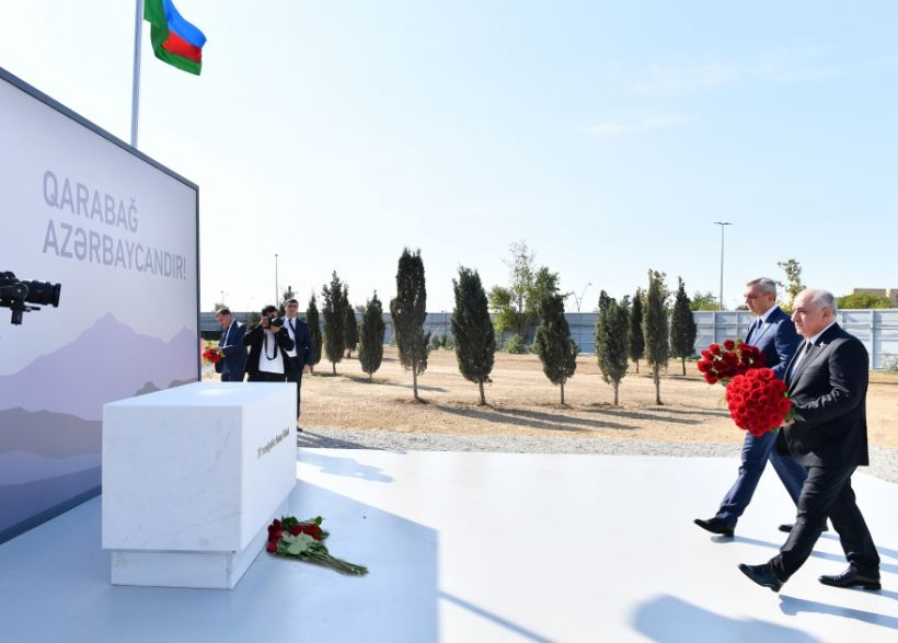 Dövlət və hökumət rəsmiləri Bakıda inşası davam etdirilən Zəfər parkında olublar