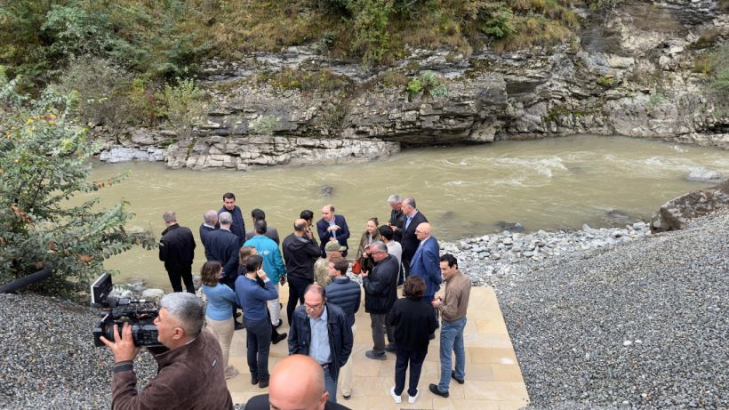 Azərbaycandakı xarici diplomatlar Kəlbəcərdə “Yuxarı Vəng” SES-də və Xudavəng monastırında olublar