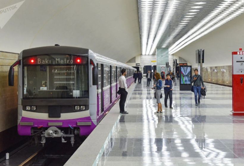 Bakı metrosunda qatarda nasazlıq ehtimalı yaranıb, sərnişinlər düşürülüb